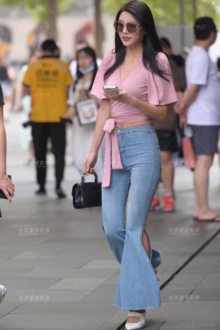 紧牛美女