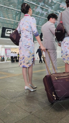 4K视频海航开衩旗袍灰丝步态高跟声音绝美