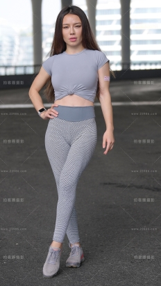 搭讪翘臀女教练