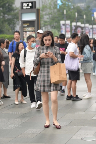 韵味丝腿美妇