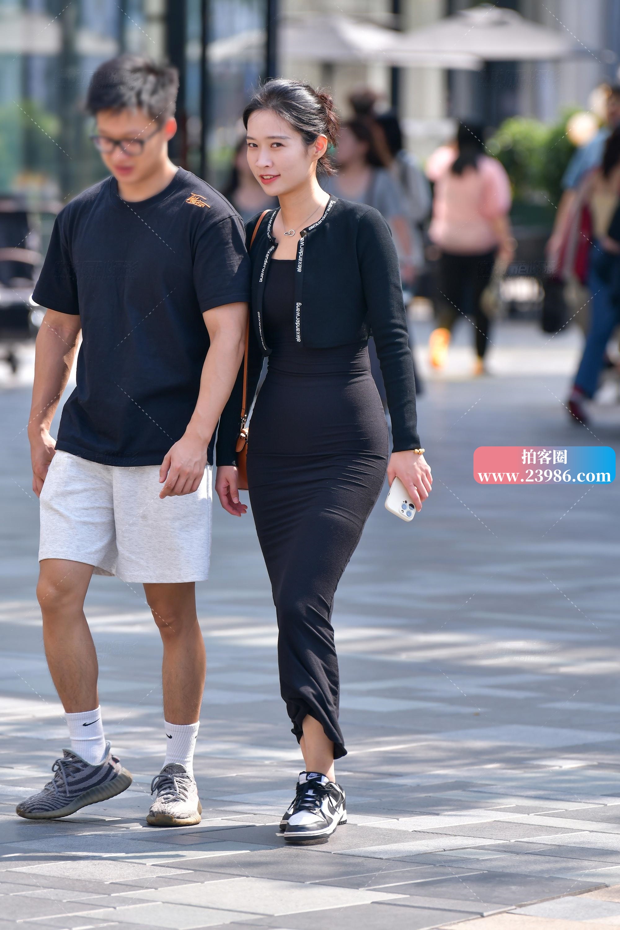 ★棉质裹身裙美女