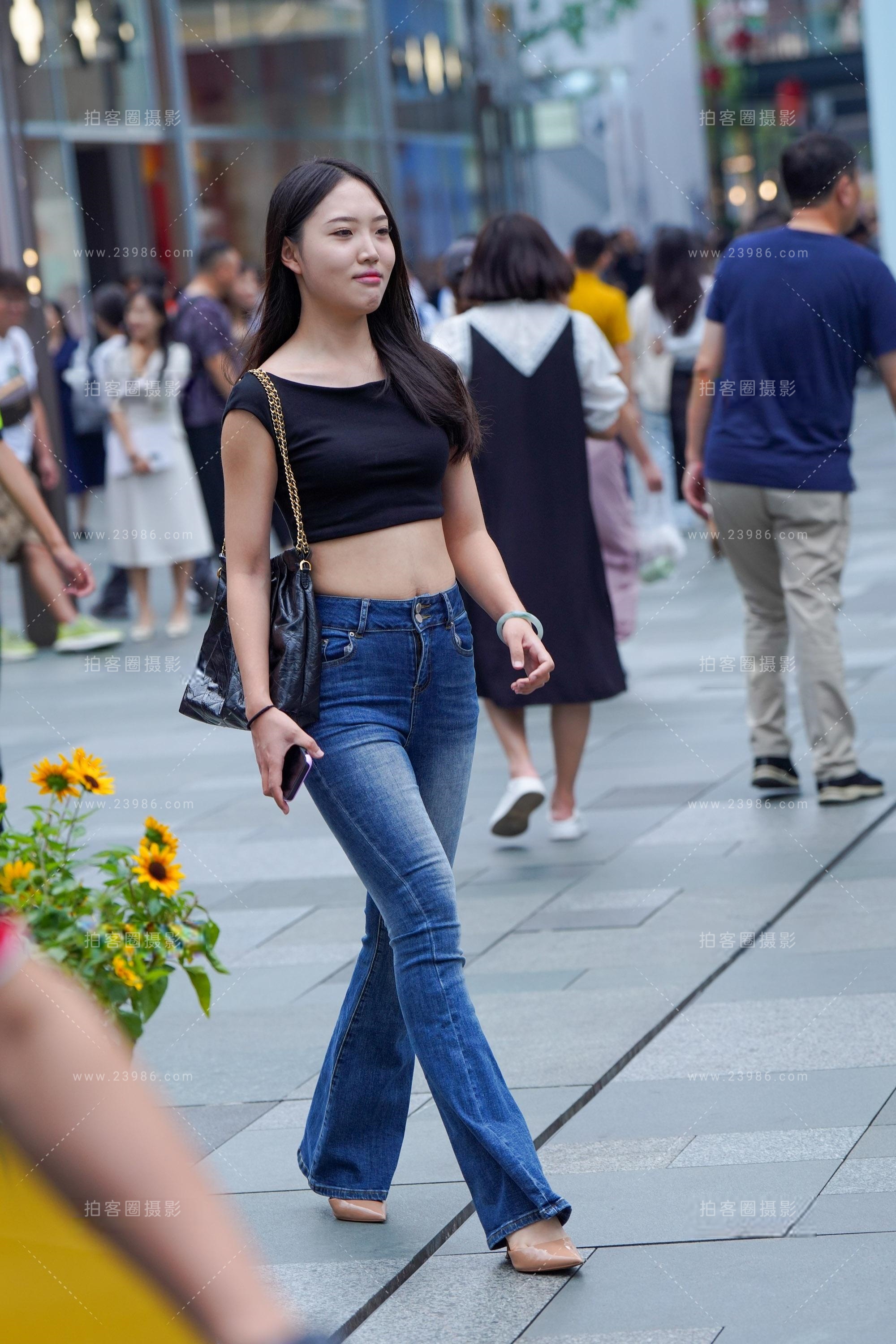 牛仔大长腿曼妙身姿