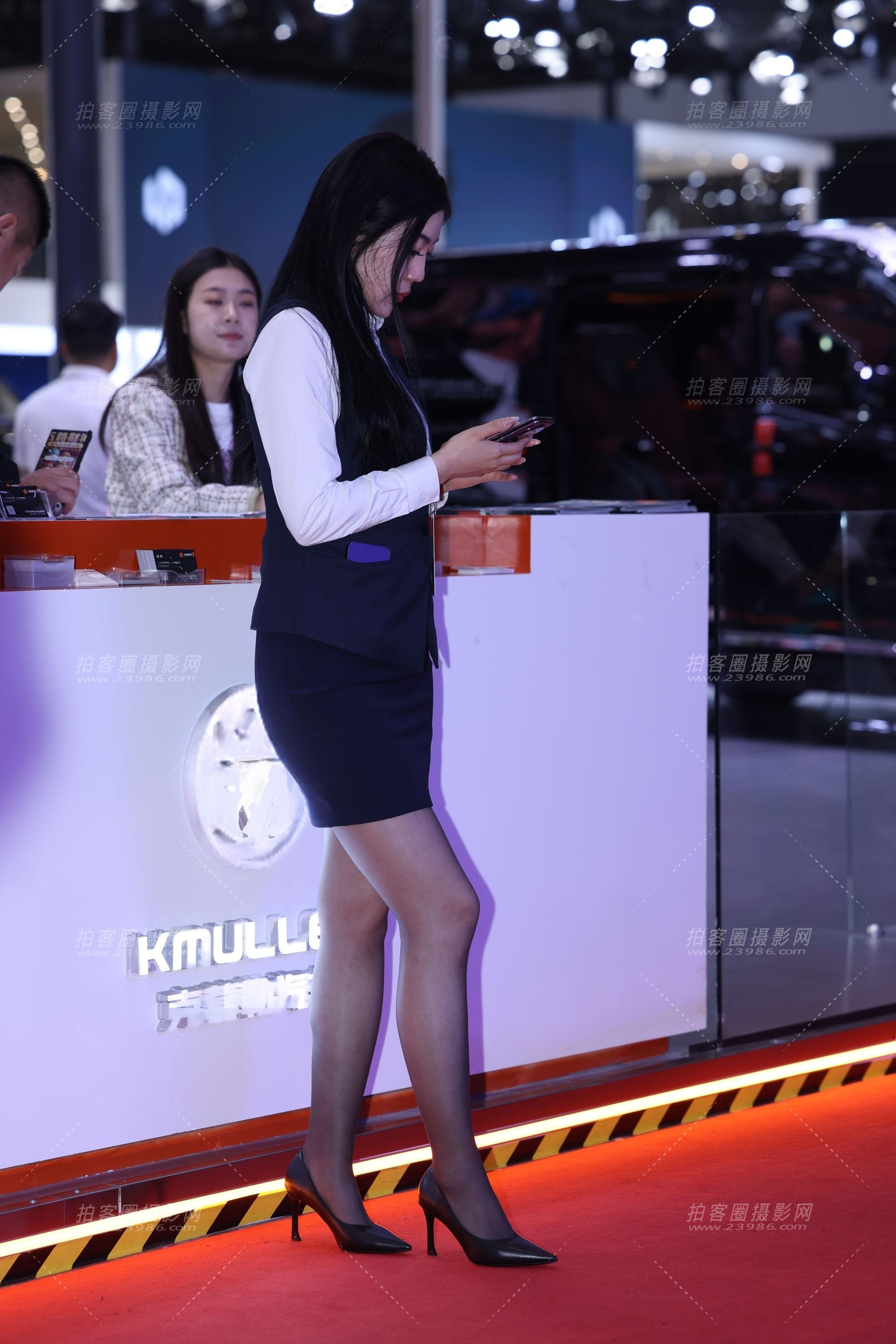 20250429黑丝女销售