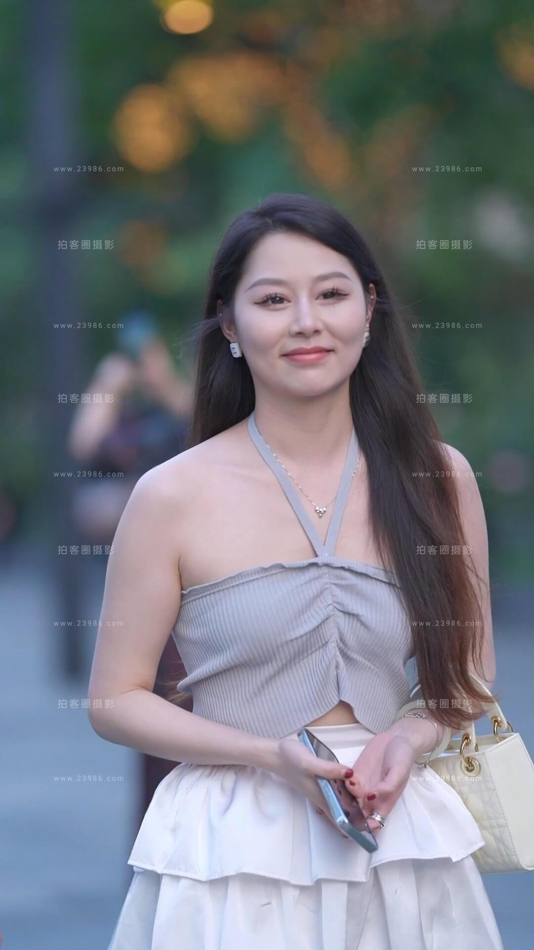 白短裙白皙美腿