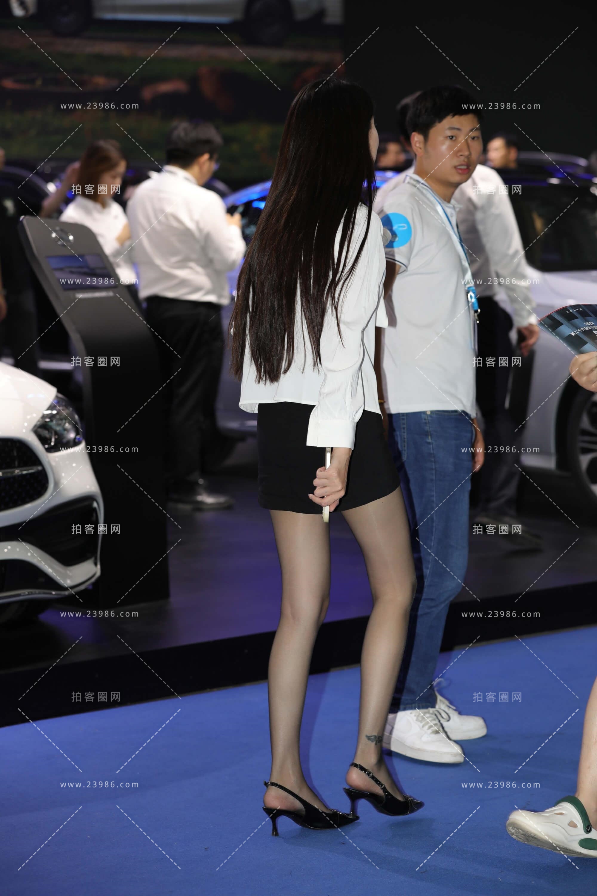 苗条的长腿黑丝 【图片➕视频】