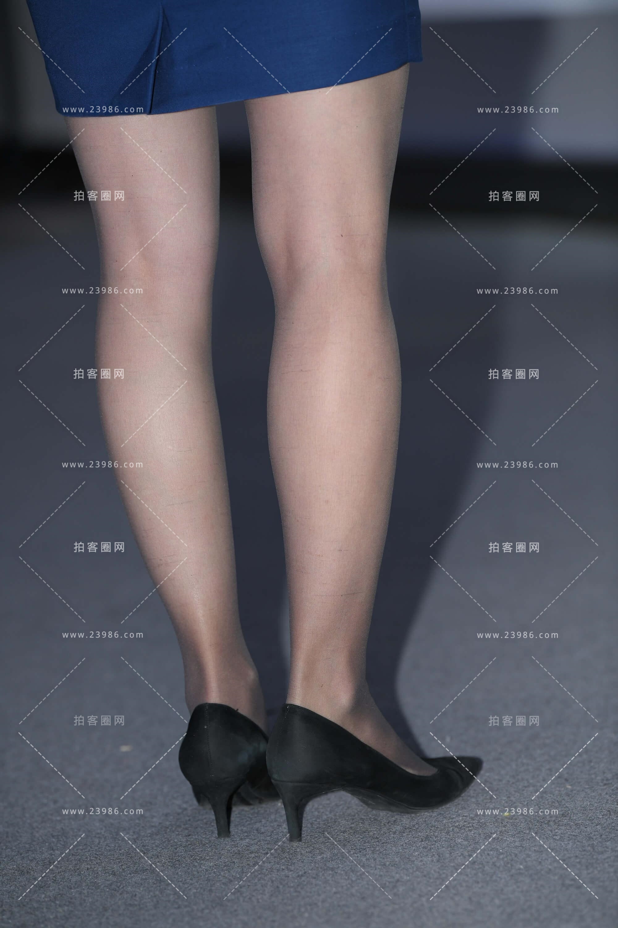 超薄丝OL制服汽车销售