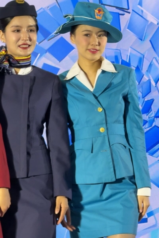 国航历代制服秀
