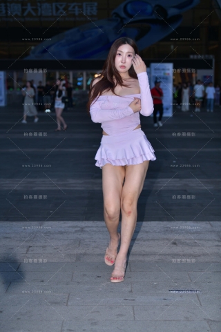 紫色超短裙长腿美眉part 1