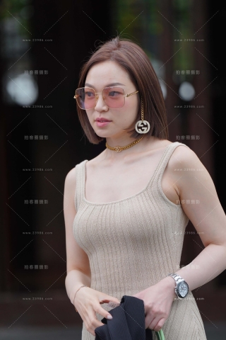 短裙美姐