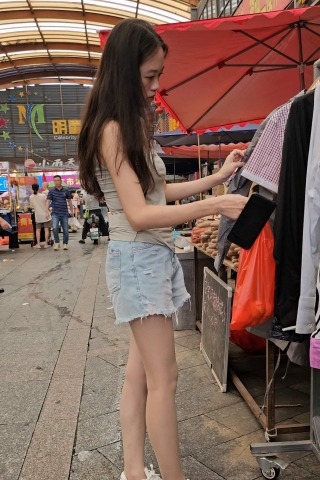 菜市上集-技术性拍摄再次遇到肉丝少妇买菜4K视频7min