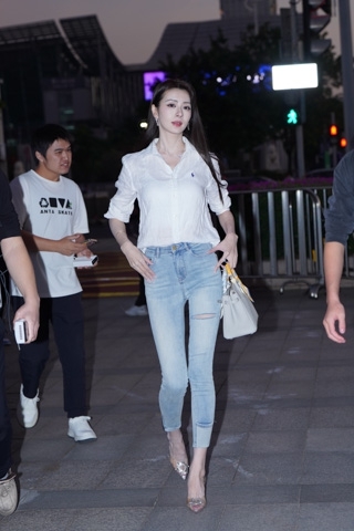 查看完整内容：苗条紧牛 - 共17张图片