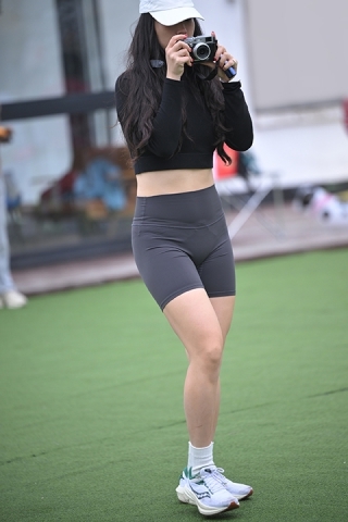 听说是打棒球的