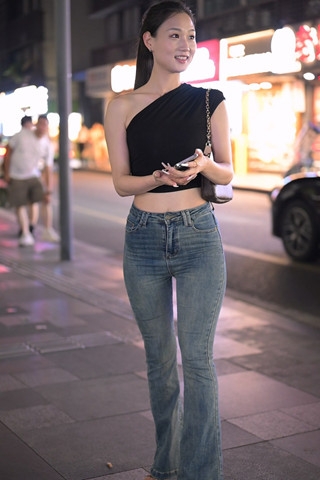 查看完整内容:千漪-4K视频纯享版 - 共31张图片 查看完整内容:千漪-4K视频纯享版 - 共31张图片