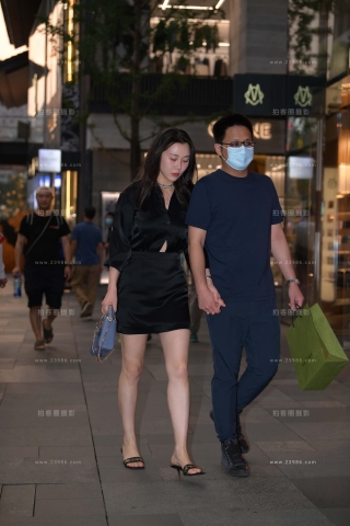 美腿女盆友