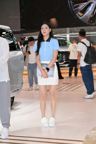 车展超薄的rou丝美女导购