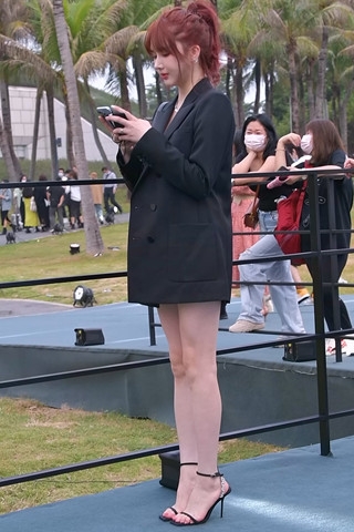 极品美腿凉高跟小姐姐