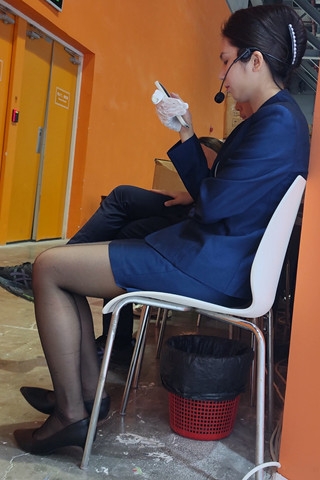 4K视频后台偶遇案场顾问黑丝脱鞋真实刺ji