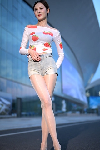 美腿亮丝高清视频纯享版