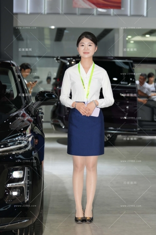 鞋子大一码的丝腿美眉