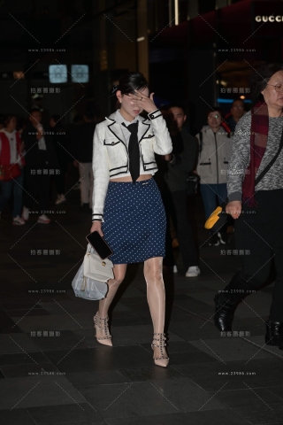 夜拍魅力荧光丝包臀裙朲槭