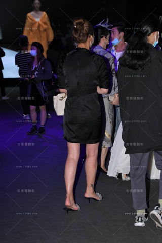 轻熟美腿美zu