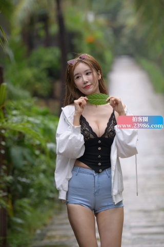 【魂魂旅拍摄影】牛仔热裤美女