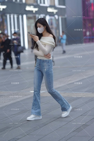 小清新牛仔裤美眉