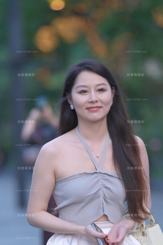 白短裙白皙美腿