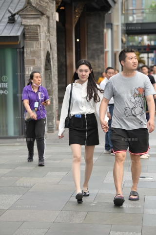 牵手丝腿女友