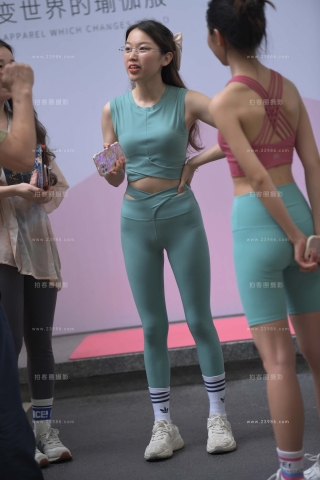 瑜伽女子