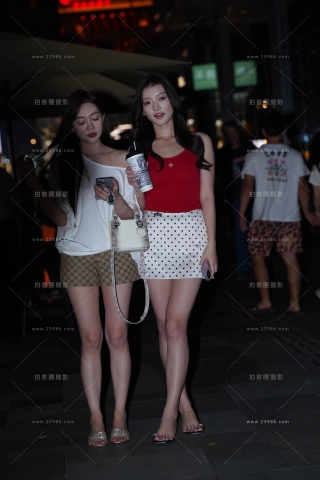 夜拍美腿姐妹