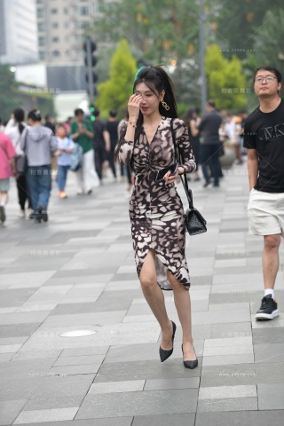 街拍高跟美女