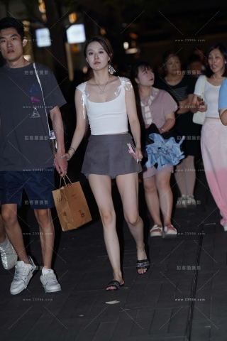 超短裙美腿女盆友