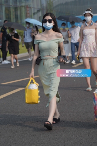 墨镜小姐姐