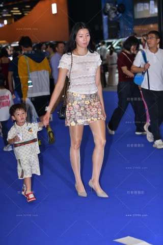 油亮丝长腿高跟宝妈