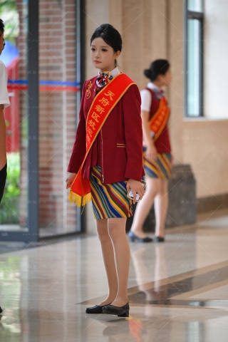 天府航空-纤细美腿小姐姐