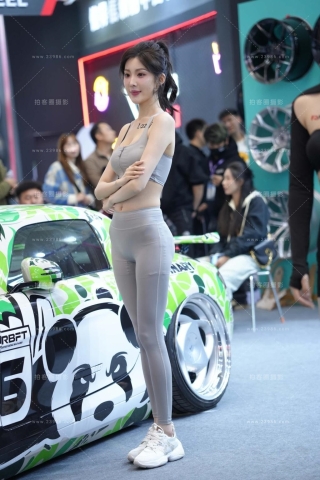 紧身衣裤车模