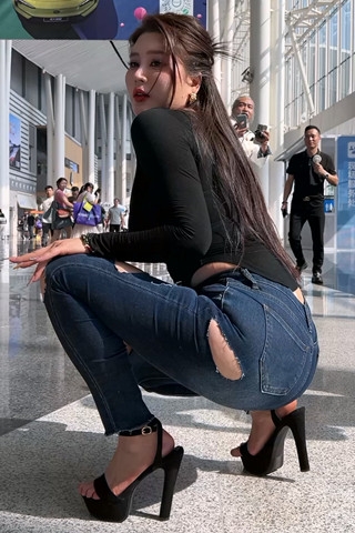 查看完整内容:丰满丰腴牛仔美女 - 共6张图片 查看完整内容:丰满丰腴牛仔美女 - 共6张图片