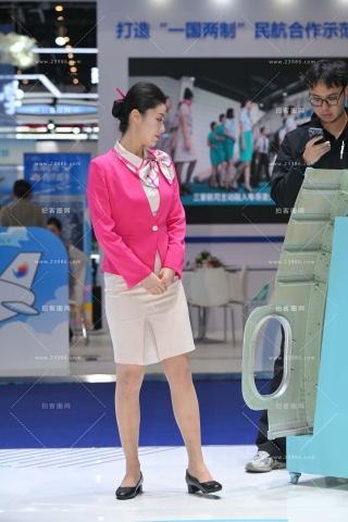 端庄优雅艳丽玫红空姐