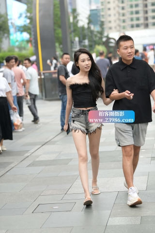 热裤清凉女友