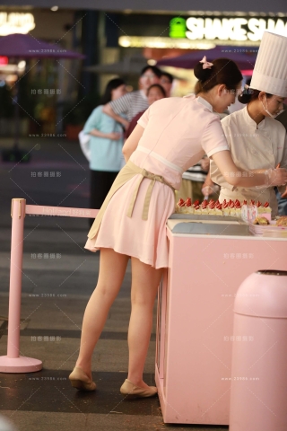 忙碌的好利来小姐姐