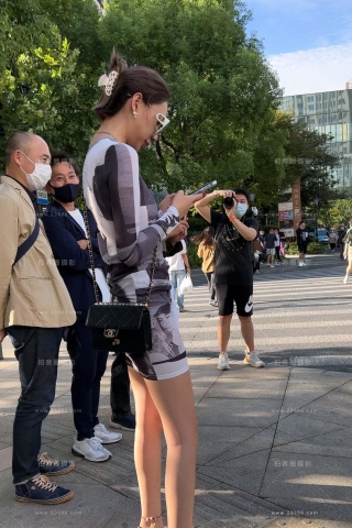 包臀短裙美腿
