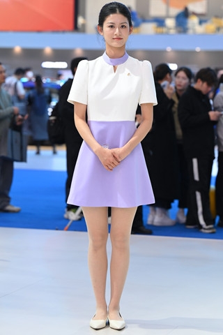 清秀肉丝美腿女生【图片➕8K视频】