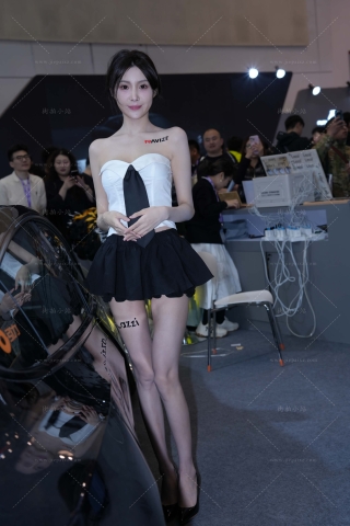 短裙气质美女模特小姐姐