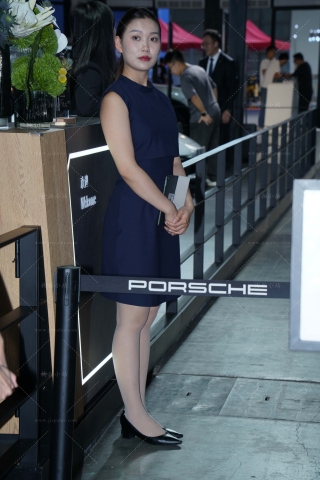 （上集）2023年12月某大型che展SW美女全套图集