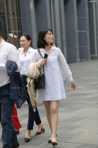 白裙丝腿