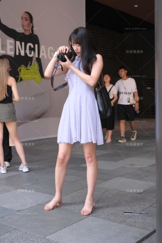 连衣裙小姐姐