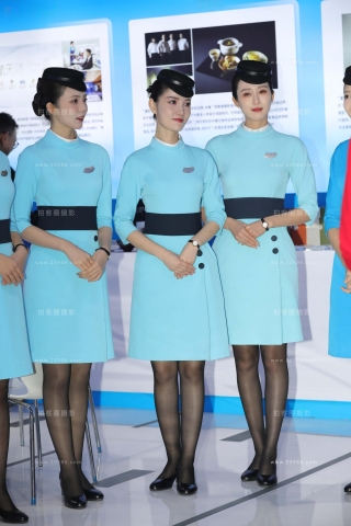厦门航空黑丝空姐身材颜值都很在线