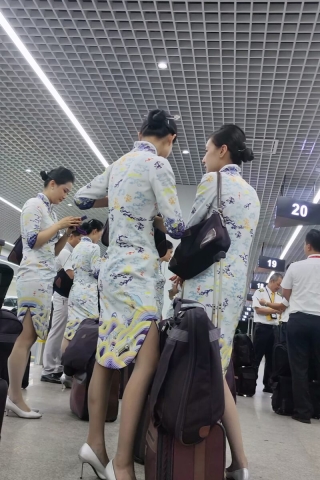海航海天祥云制服空姐灰细高跟太美了