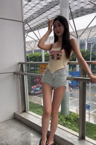 热裤女孩